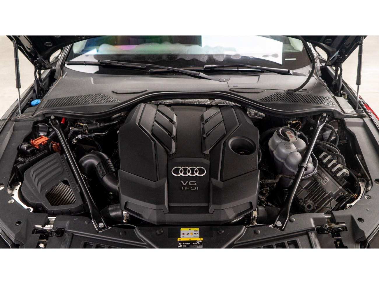 Audi A8L 55 TFSI 2022