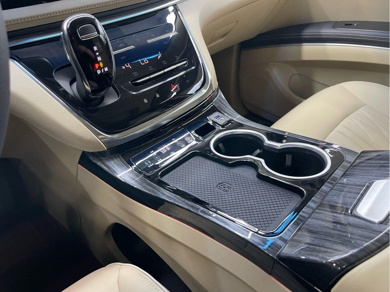 Buick GL8 2024