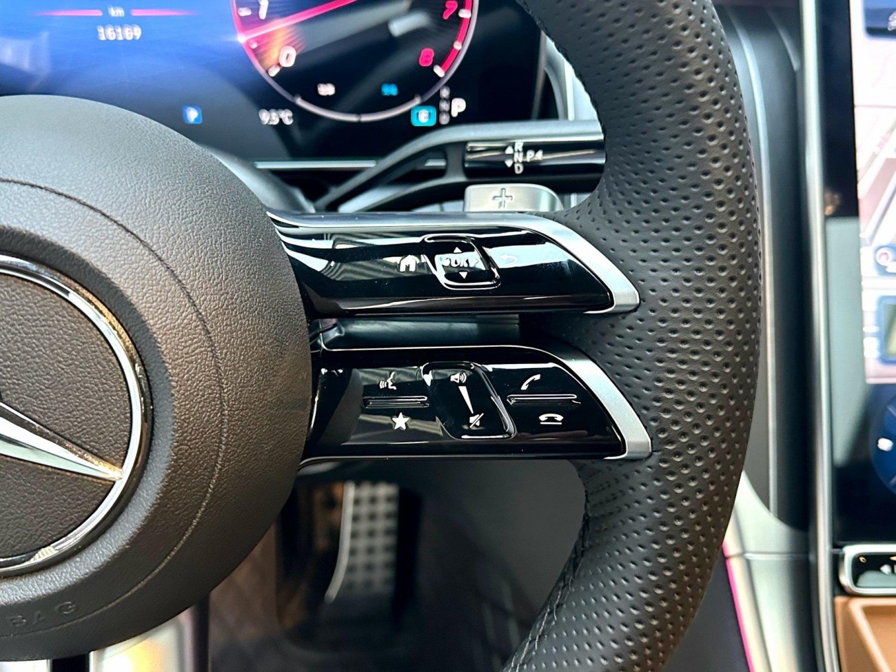 Mercedes-Benz GLC 260 L 2024