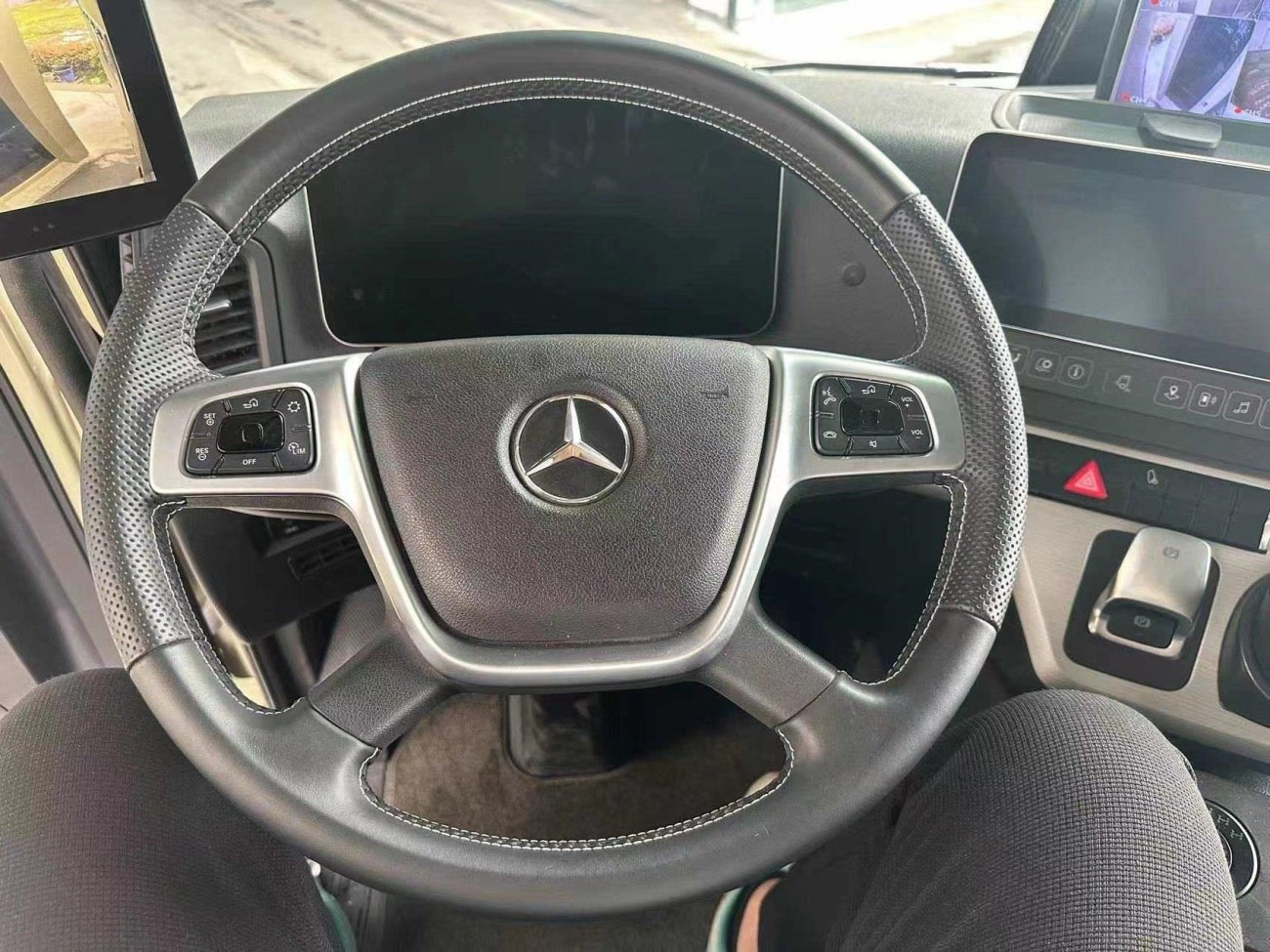 Mercedes-Benz Arocs 2024