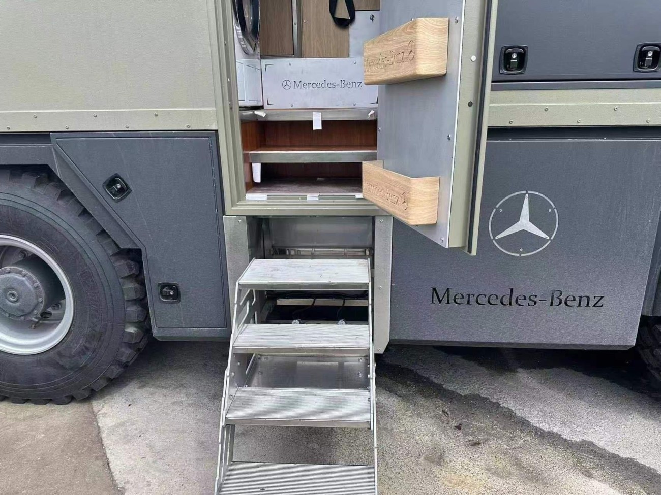 Mercedes-Benz Arocs 2024