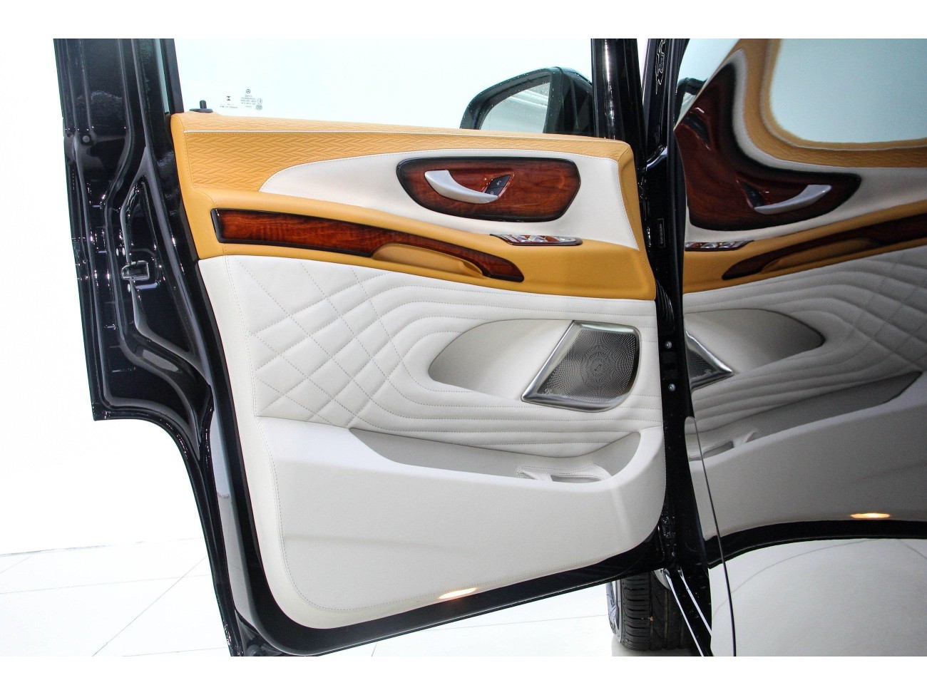 Mercedes-Benz 2023 2024