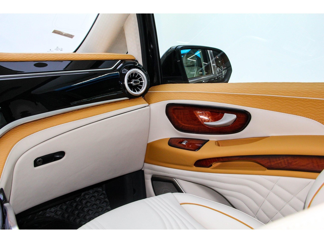 Mercedes-Benz 2023 2024