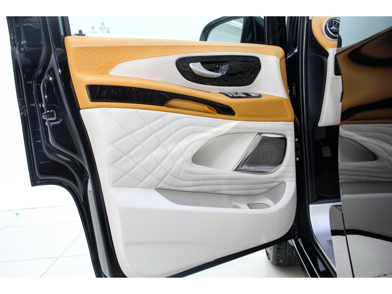 Mercedes-Benz 2023 2024