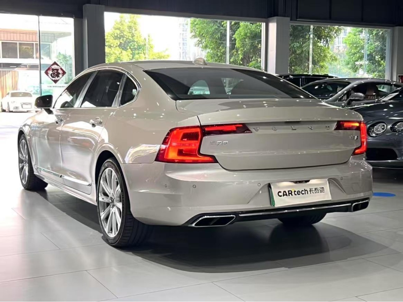 Volvo S90 2019