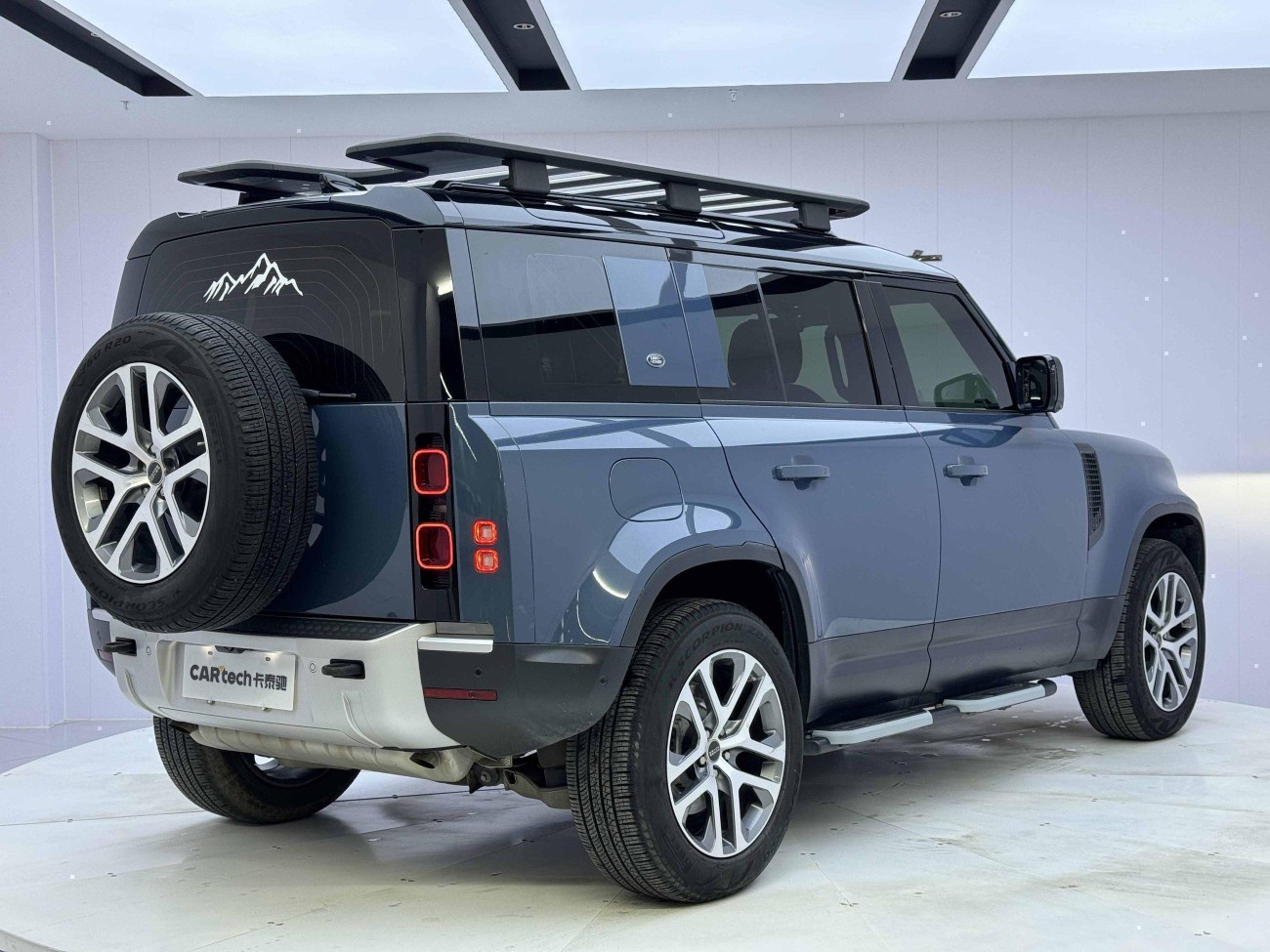 Land Rover Defender 2021