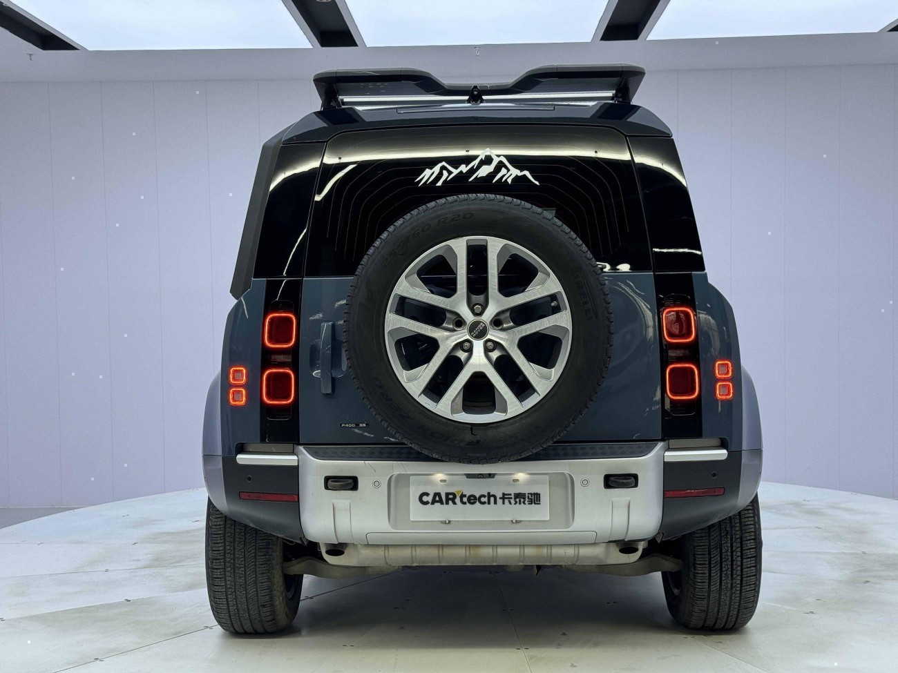 Land Rover Defender 2021