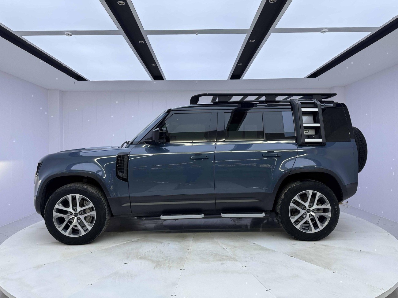 Land Rover Defender 2021