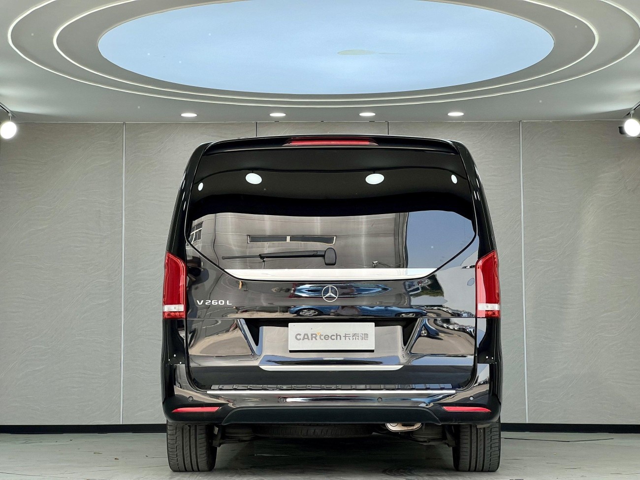 Mercedes-Benz V 2023