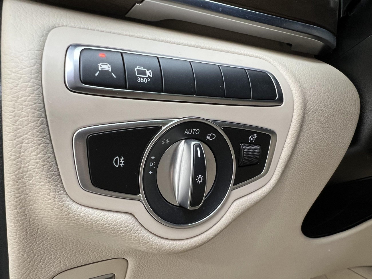 Mercedes-Benz V 2023