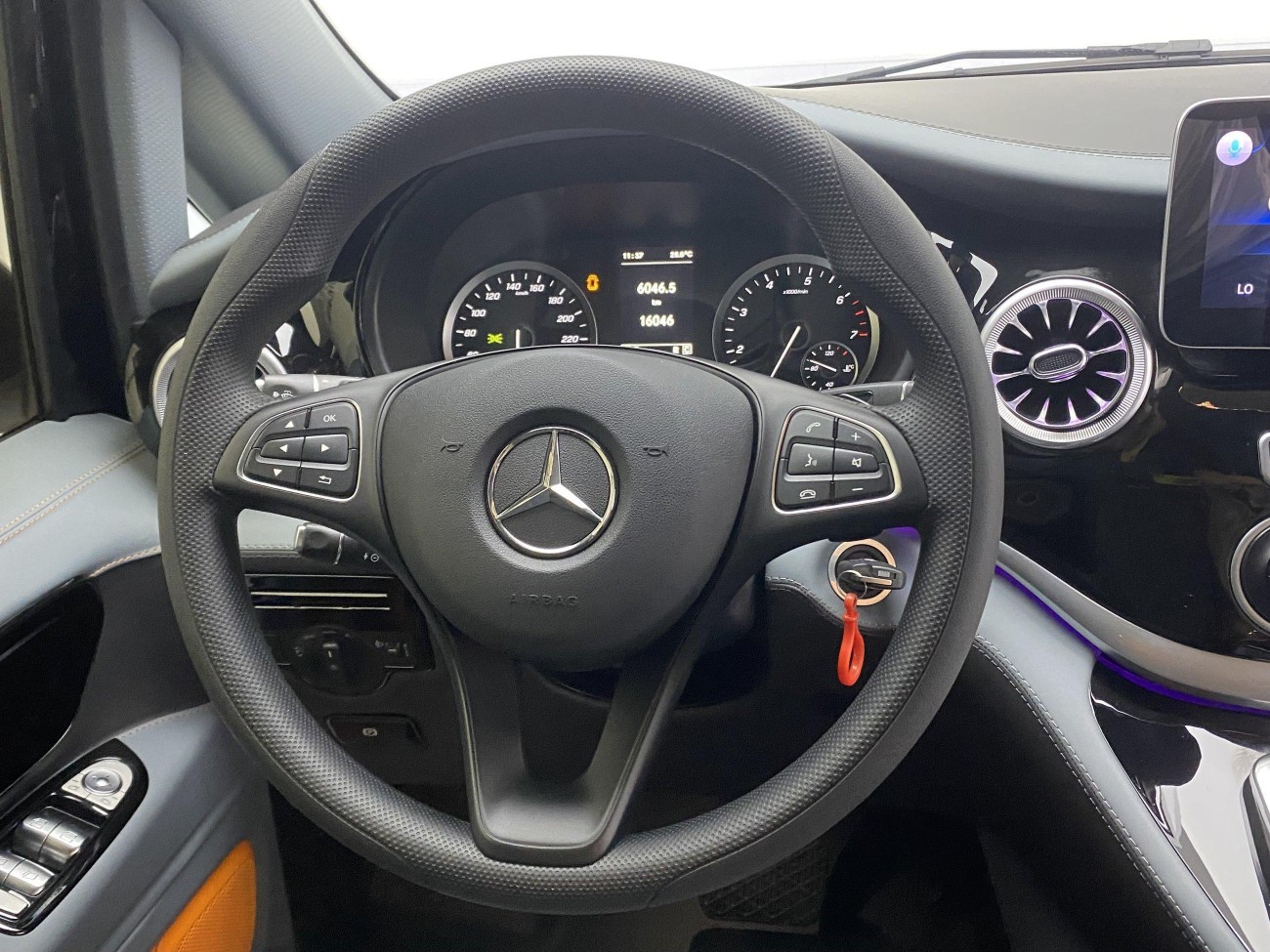 Mercedes-Benz 2023 2024