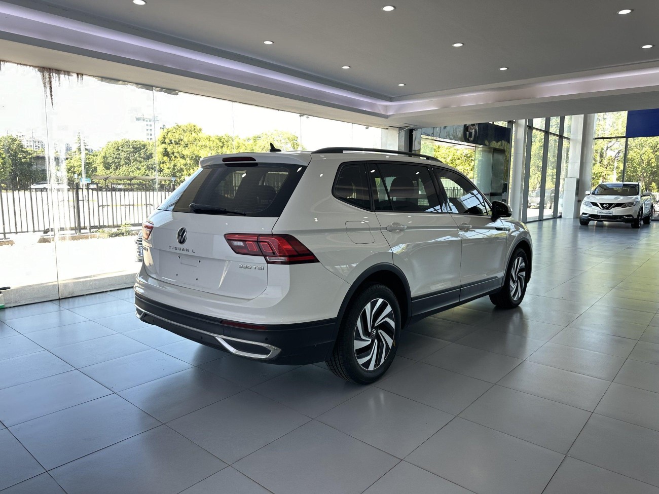 Volkswagen Tiguan L 2022