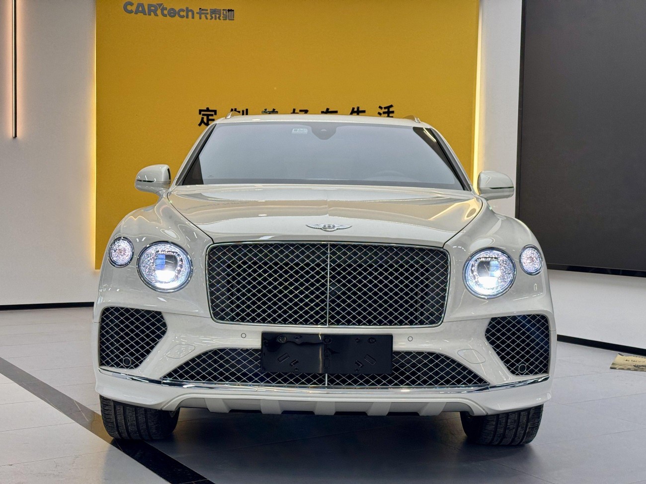 Bentley Bentayga 2023