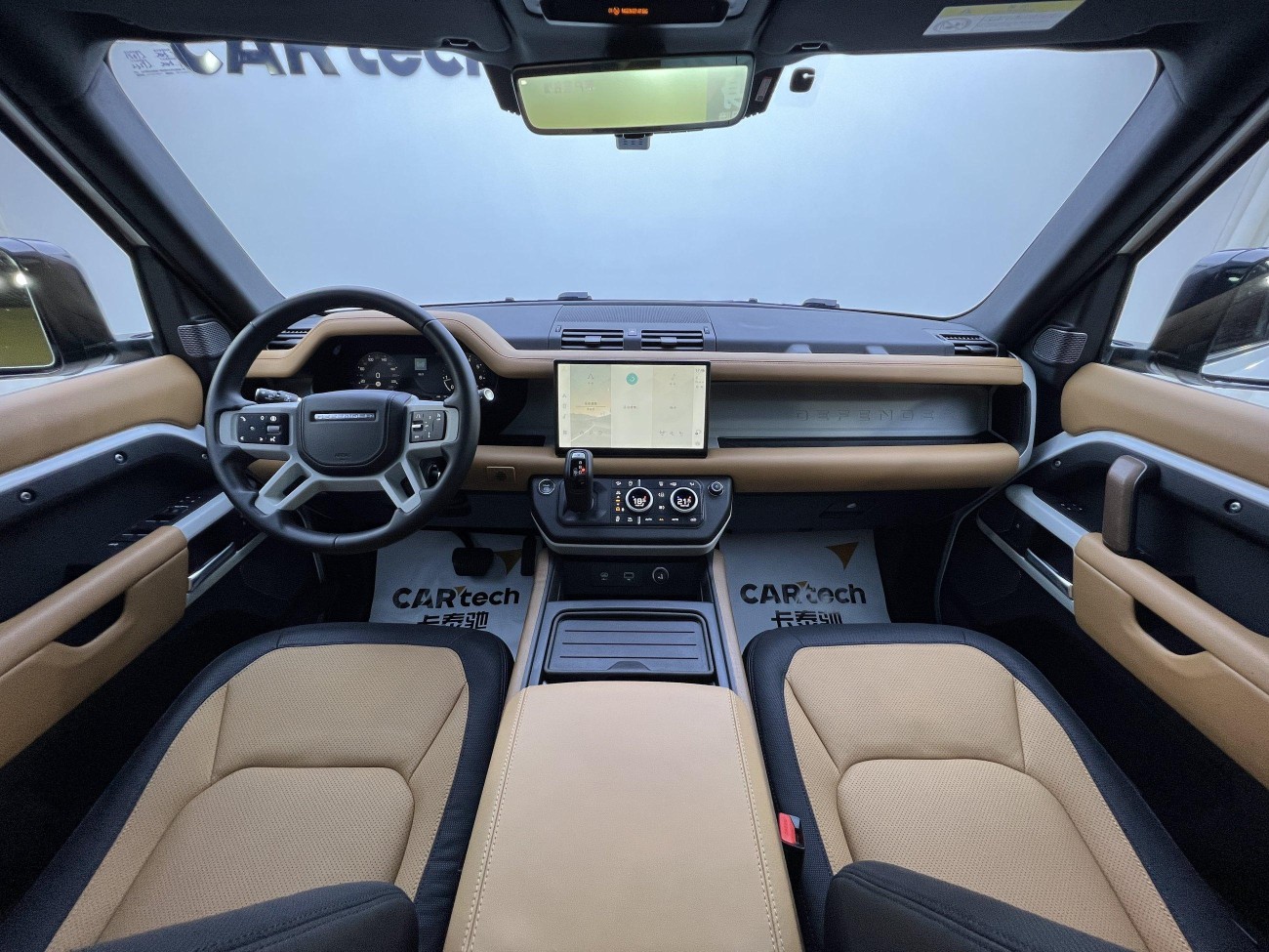 Land Rover Defender 2024