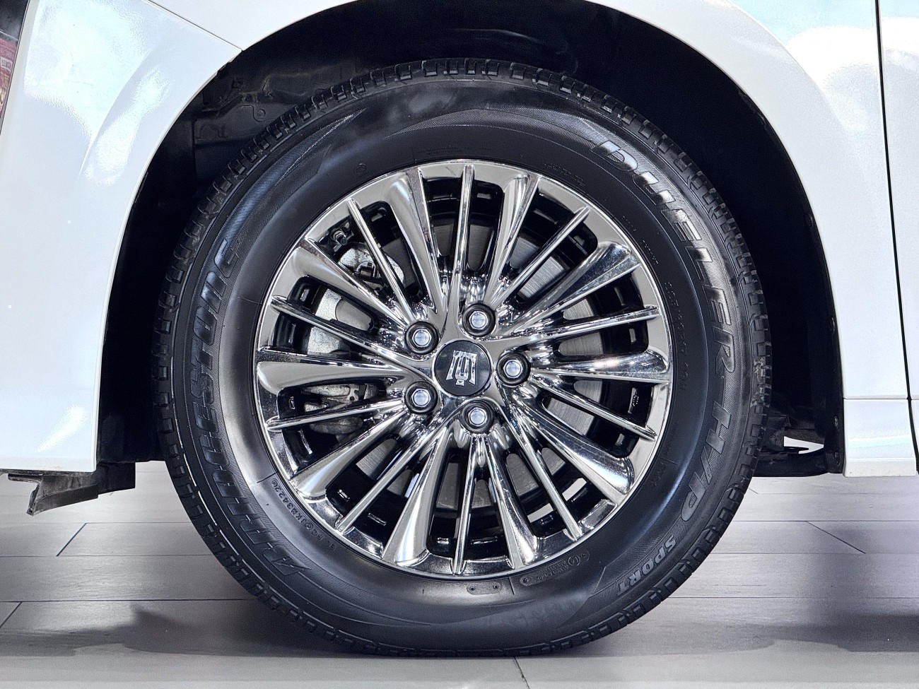 Toyota Vellfire 2023