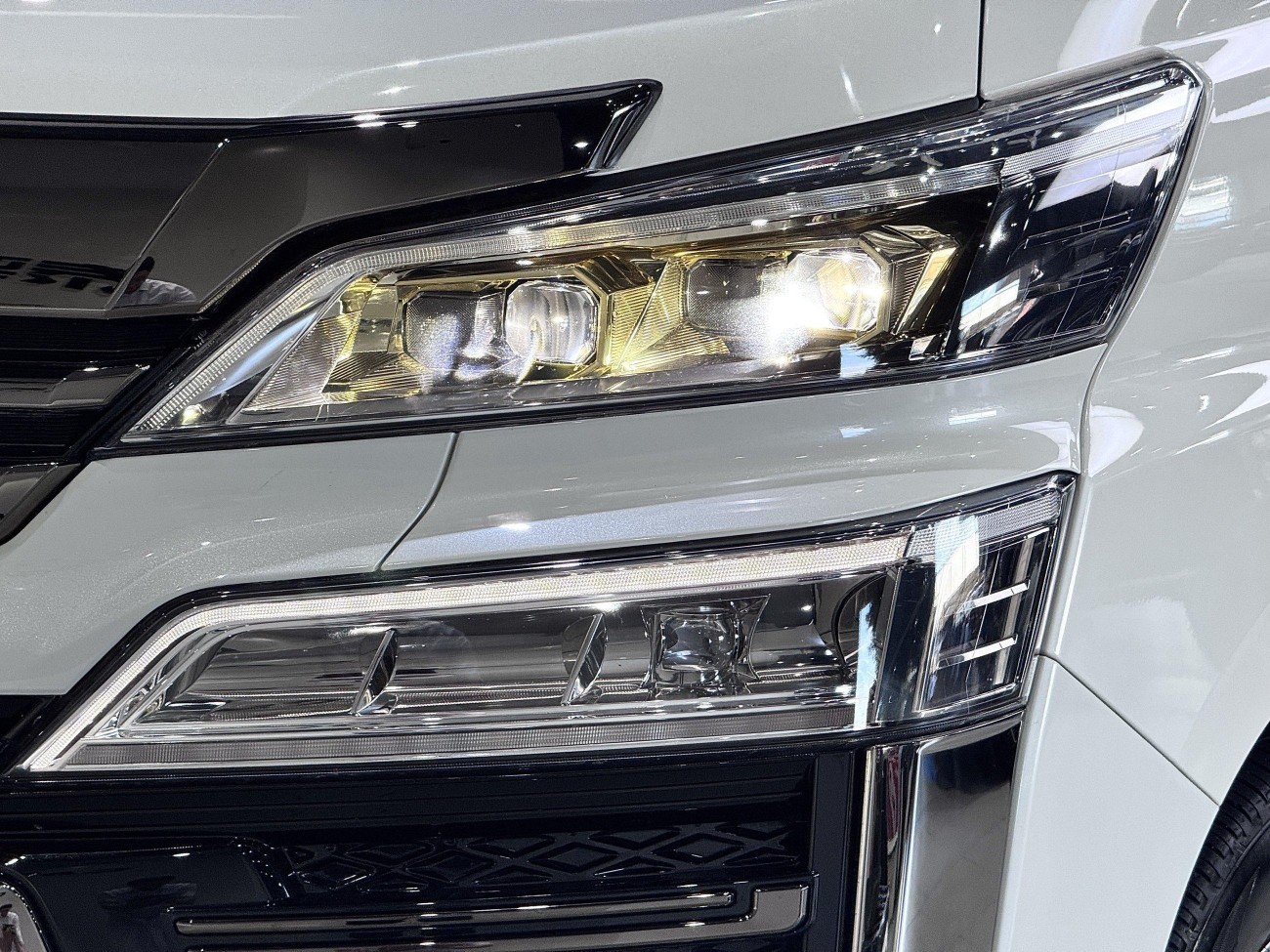 Toyota Vellfire 2023