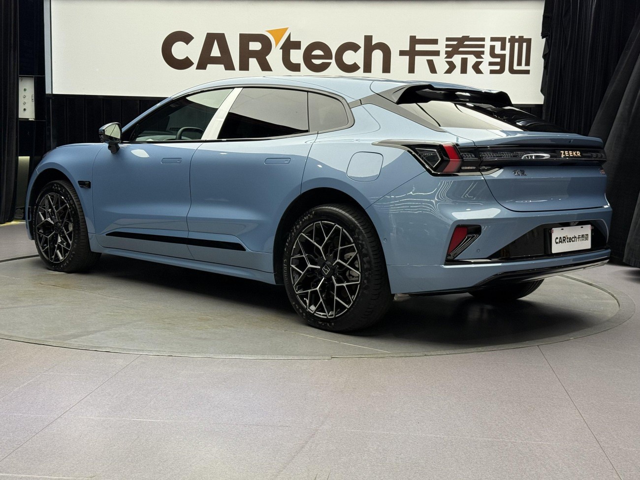 Zeekr 001 2024