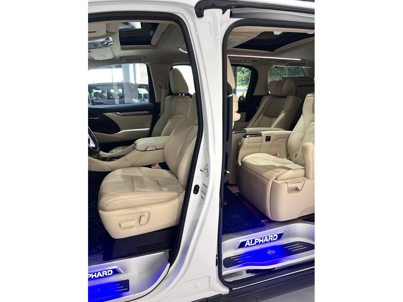 Toyota Alphard 2023