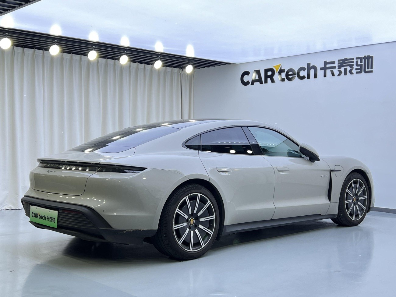 Porsche Taycan 2021
