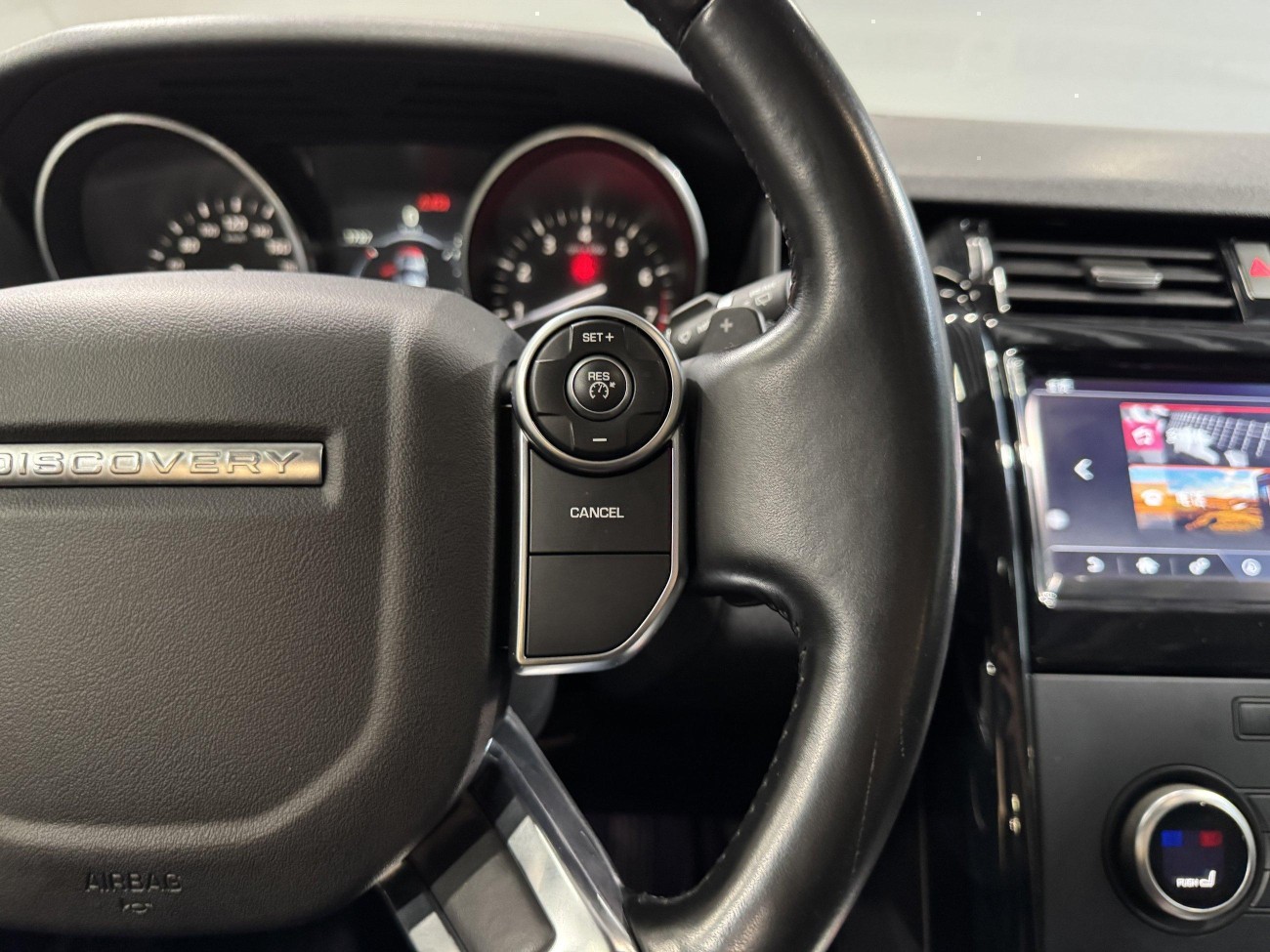 Land Rover Discovery 2018