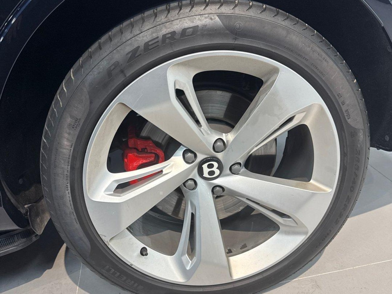 Bentley Bentayga 2023