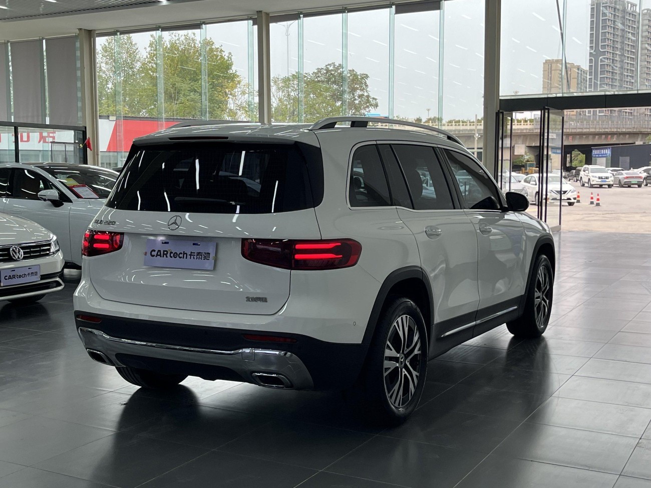 Mercedes-Benz GLB 2024