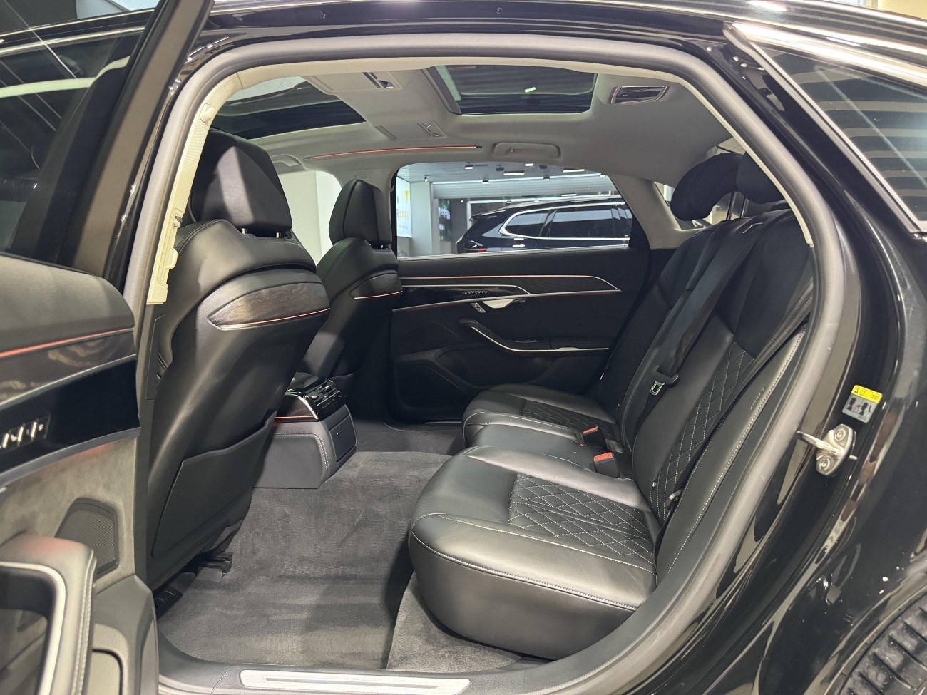 Audi A8L 50 TFSI 2023