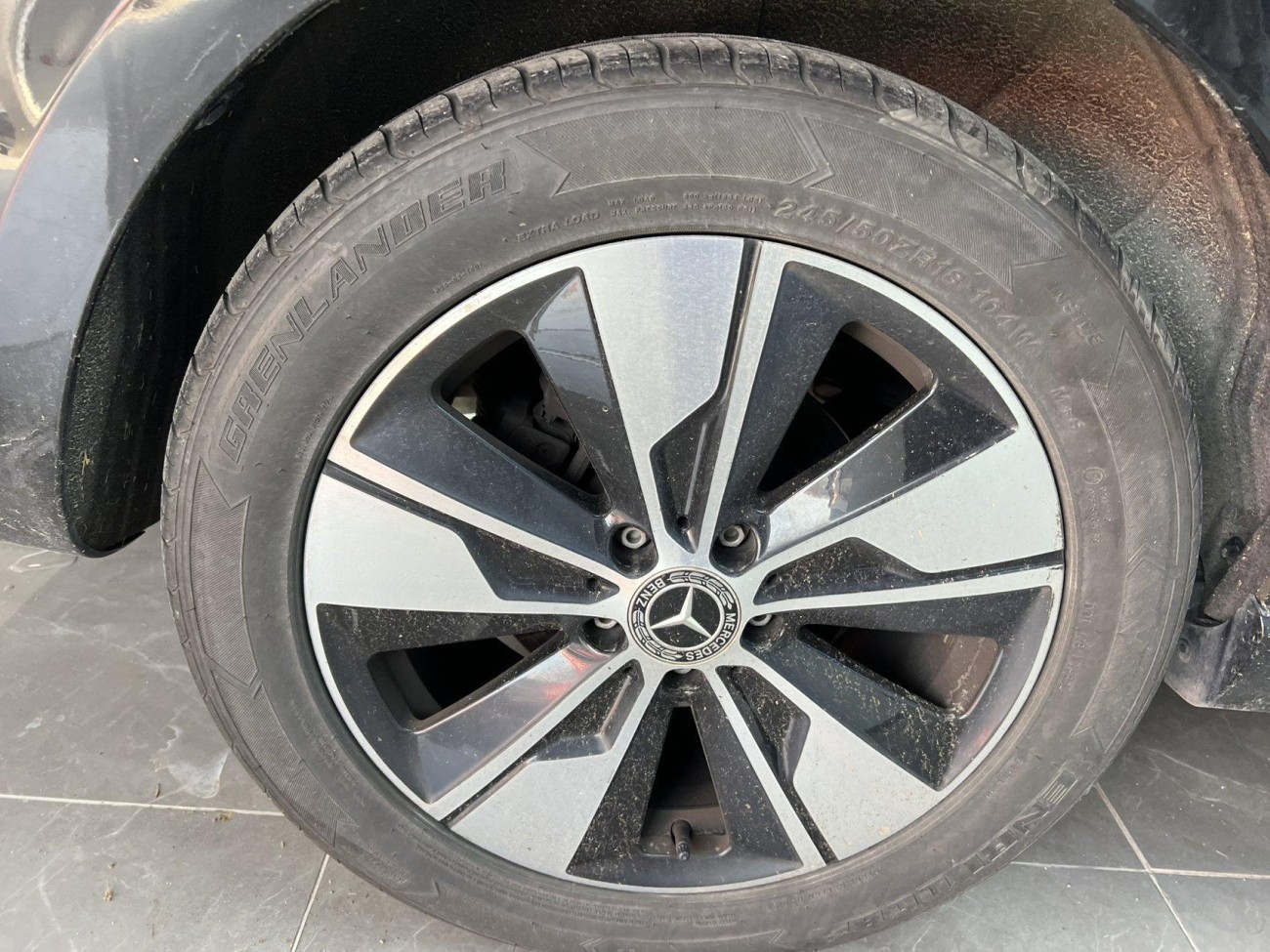 Mercedes-Benz V 2023