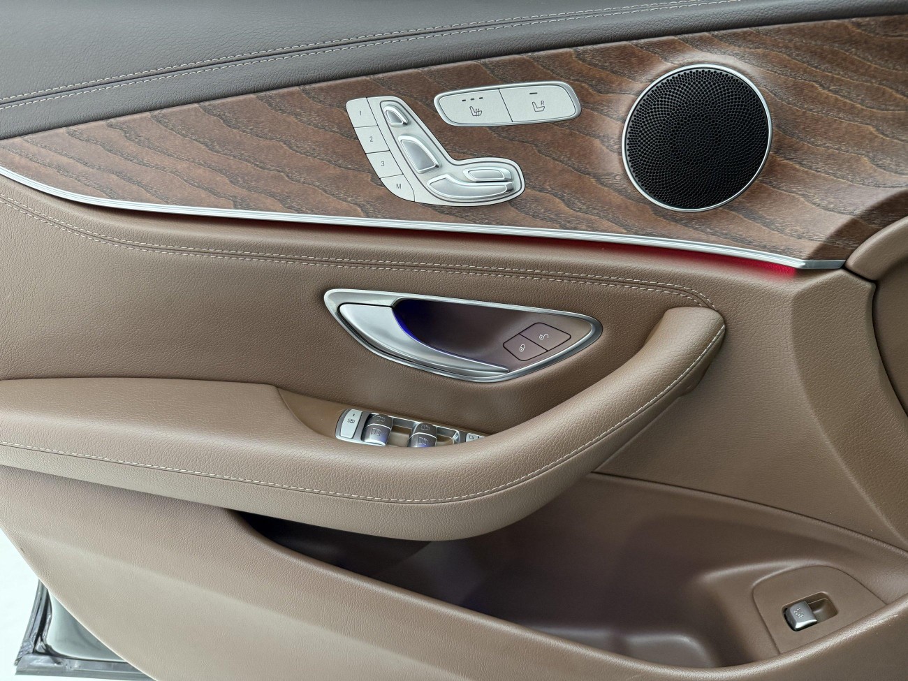 Mercedes-Benz E 300 L 2023