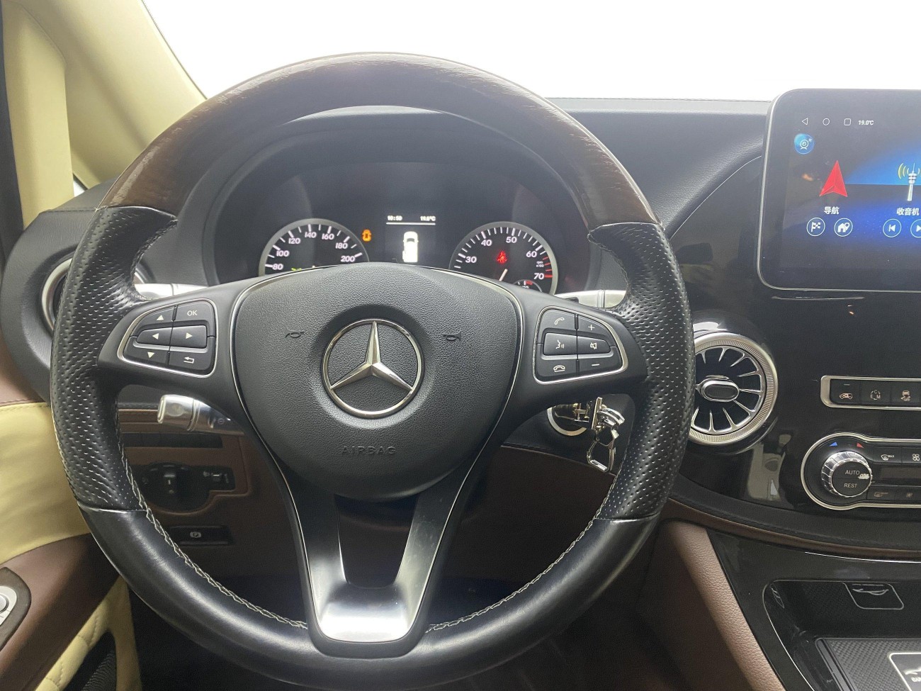 Mercedes-Benz 2018 2019