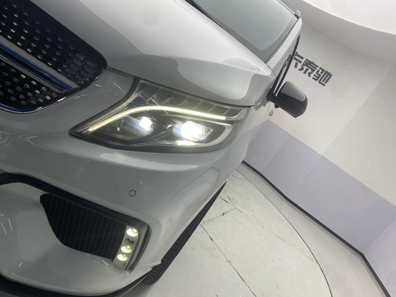 Mercedes-Benz 2018 2019