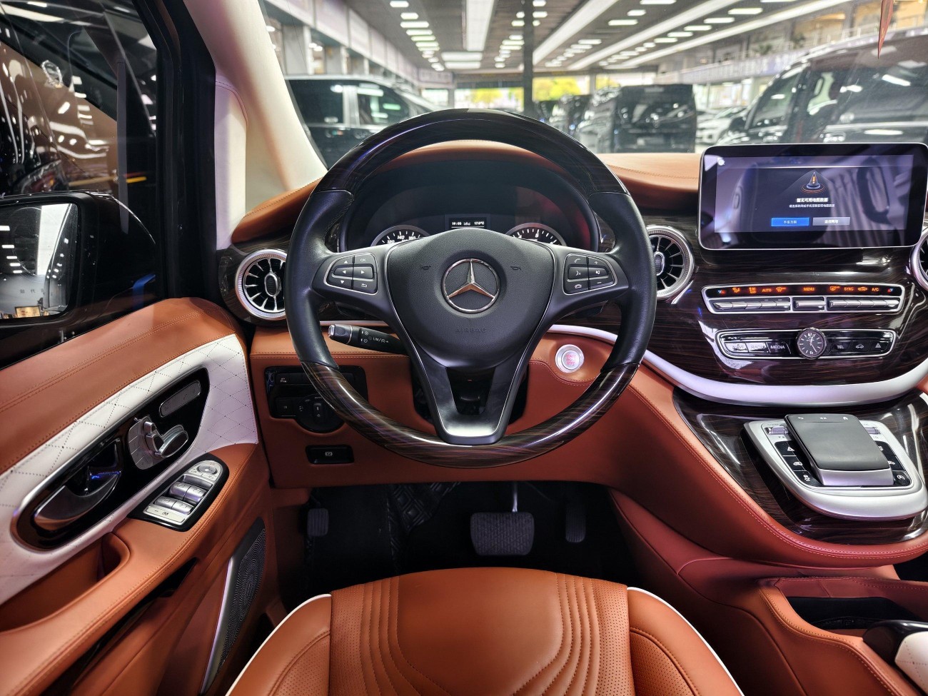 Mercedes-Benz 2023 2023