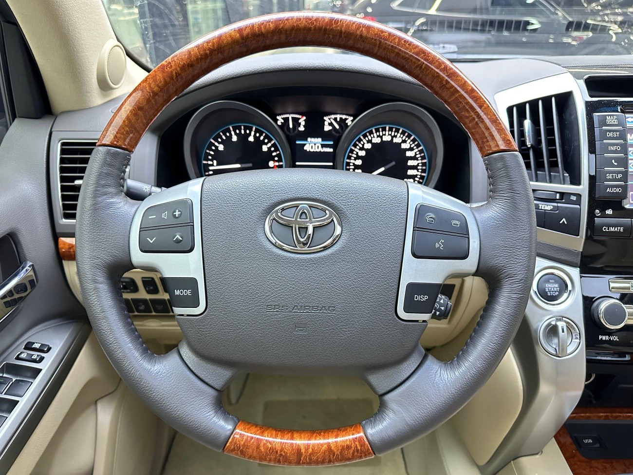 Toyota Land Cruiser 2012