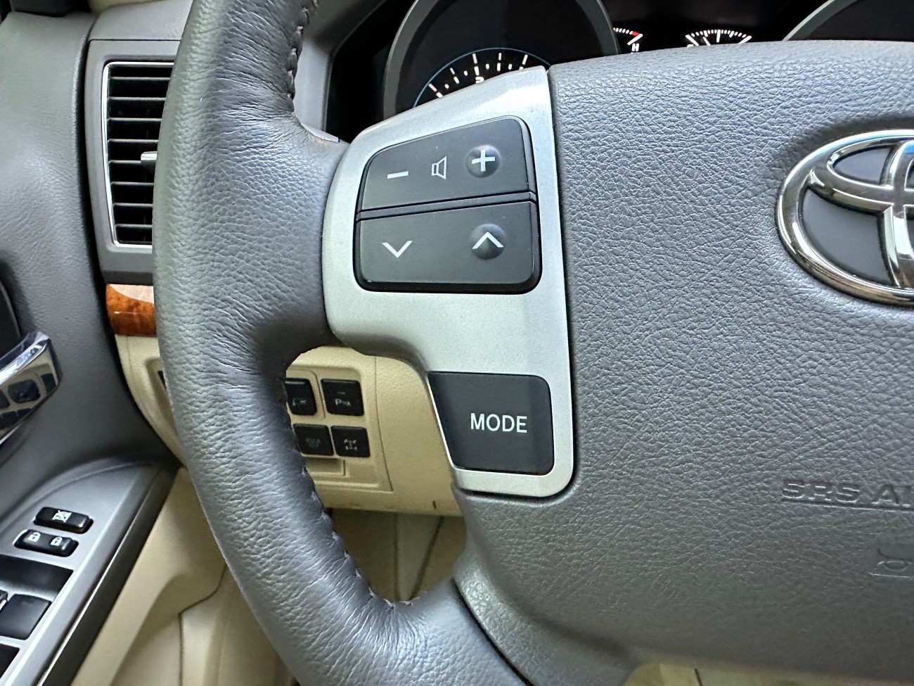 Toyota Land Cruiser 2012