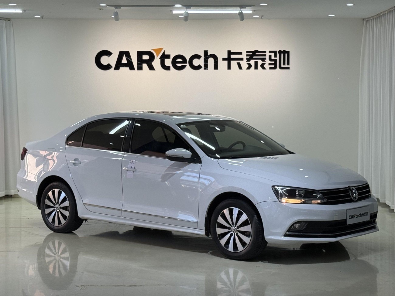 Volkswagen Sagitar 2019