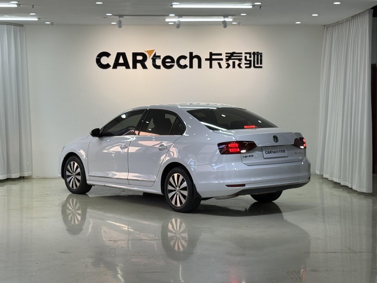 Volkswagen Sagitar 2019