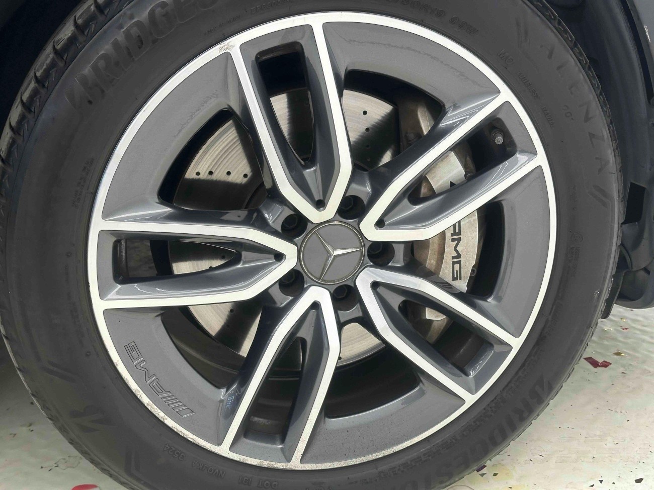 Mercedes-Benz GLB 2023