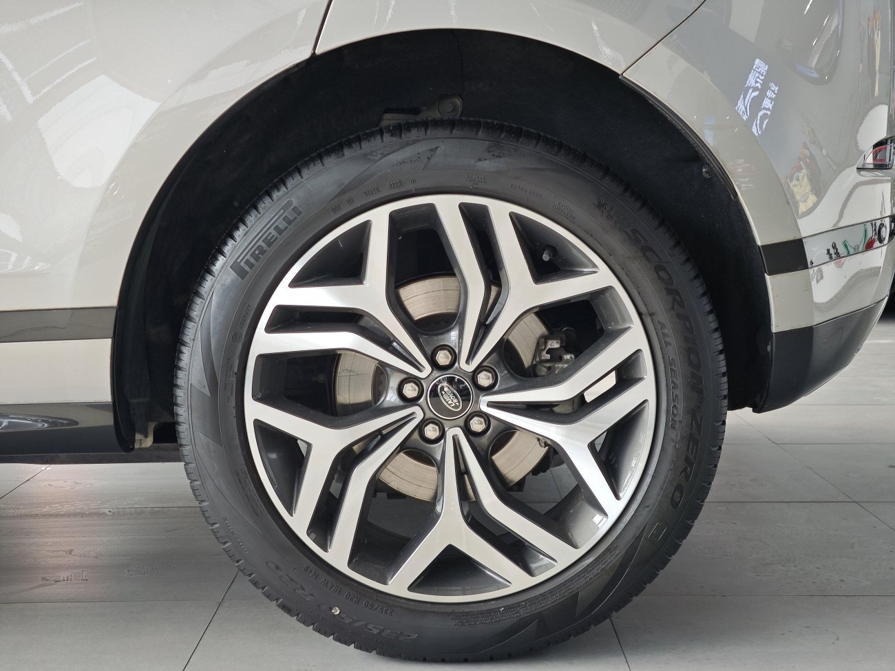 Land Rover Range Rover 2023