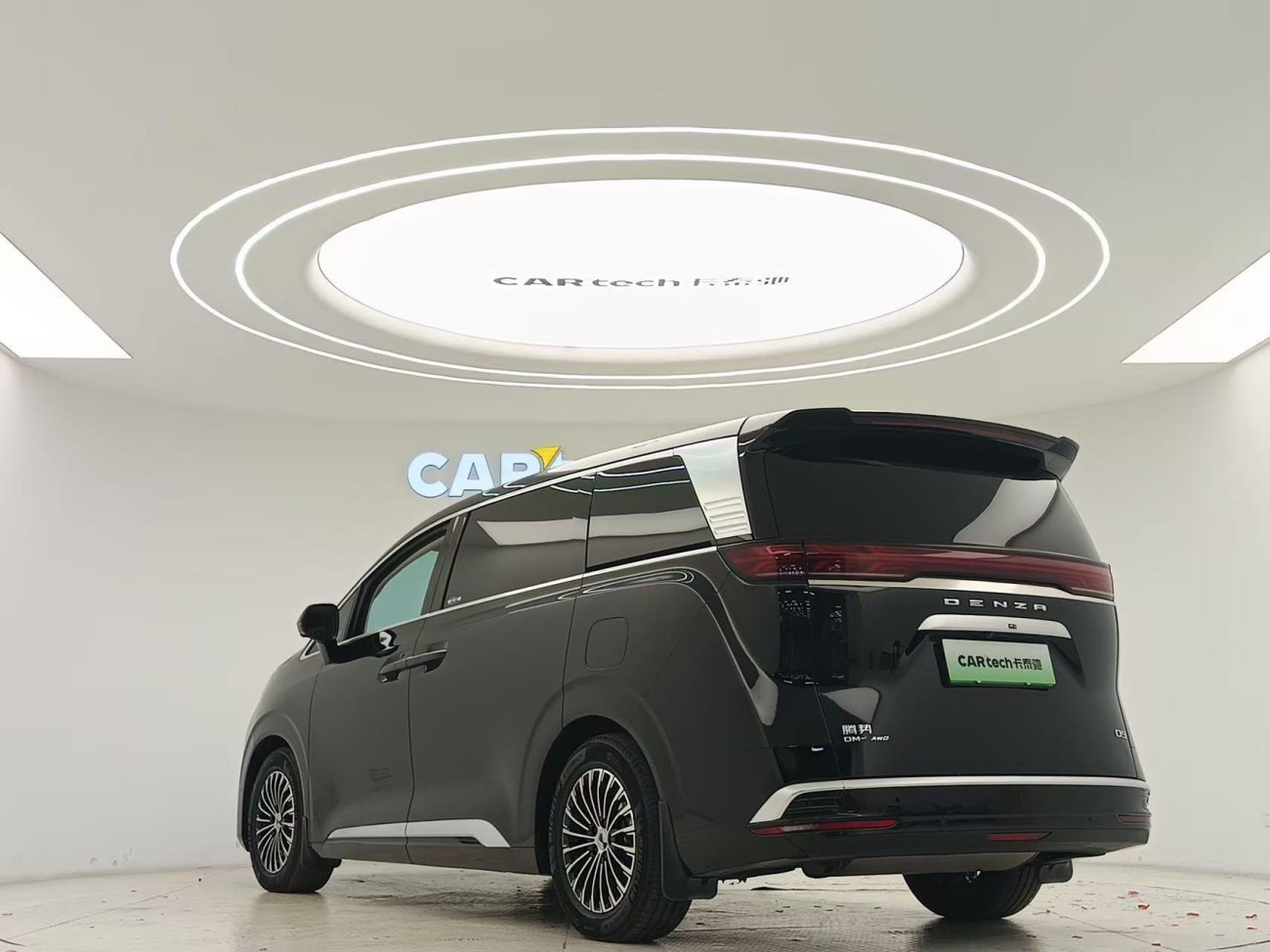 Denza D9 2023