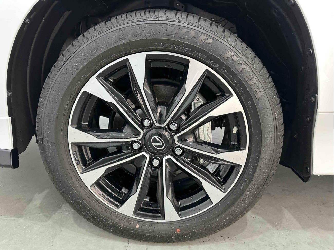 Lexus LX 570 2023