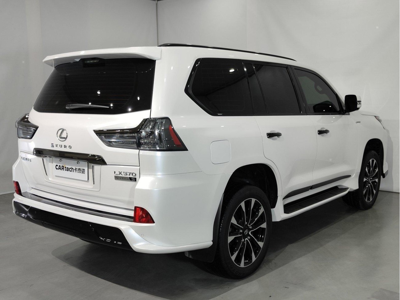 Lexus LX 570 2023