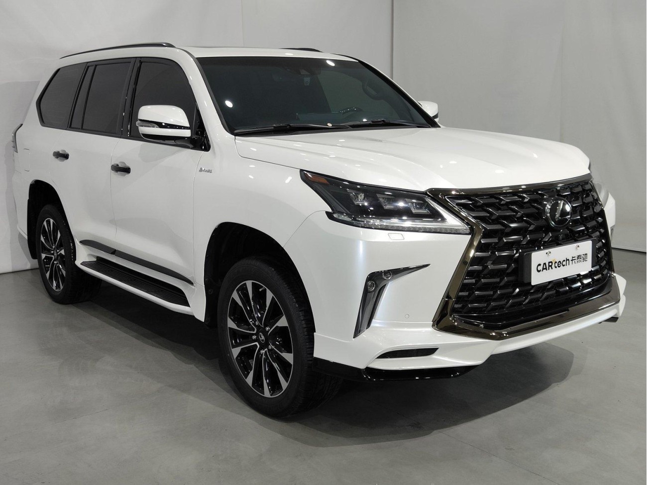 Lexus LX 570 2023