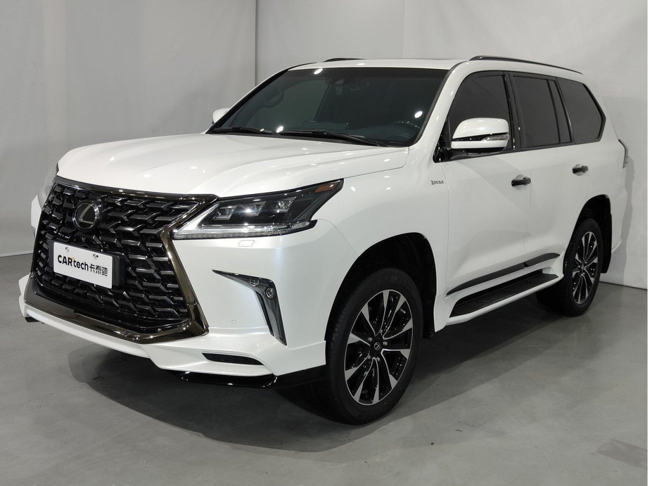 Lexus LX 570 2023