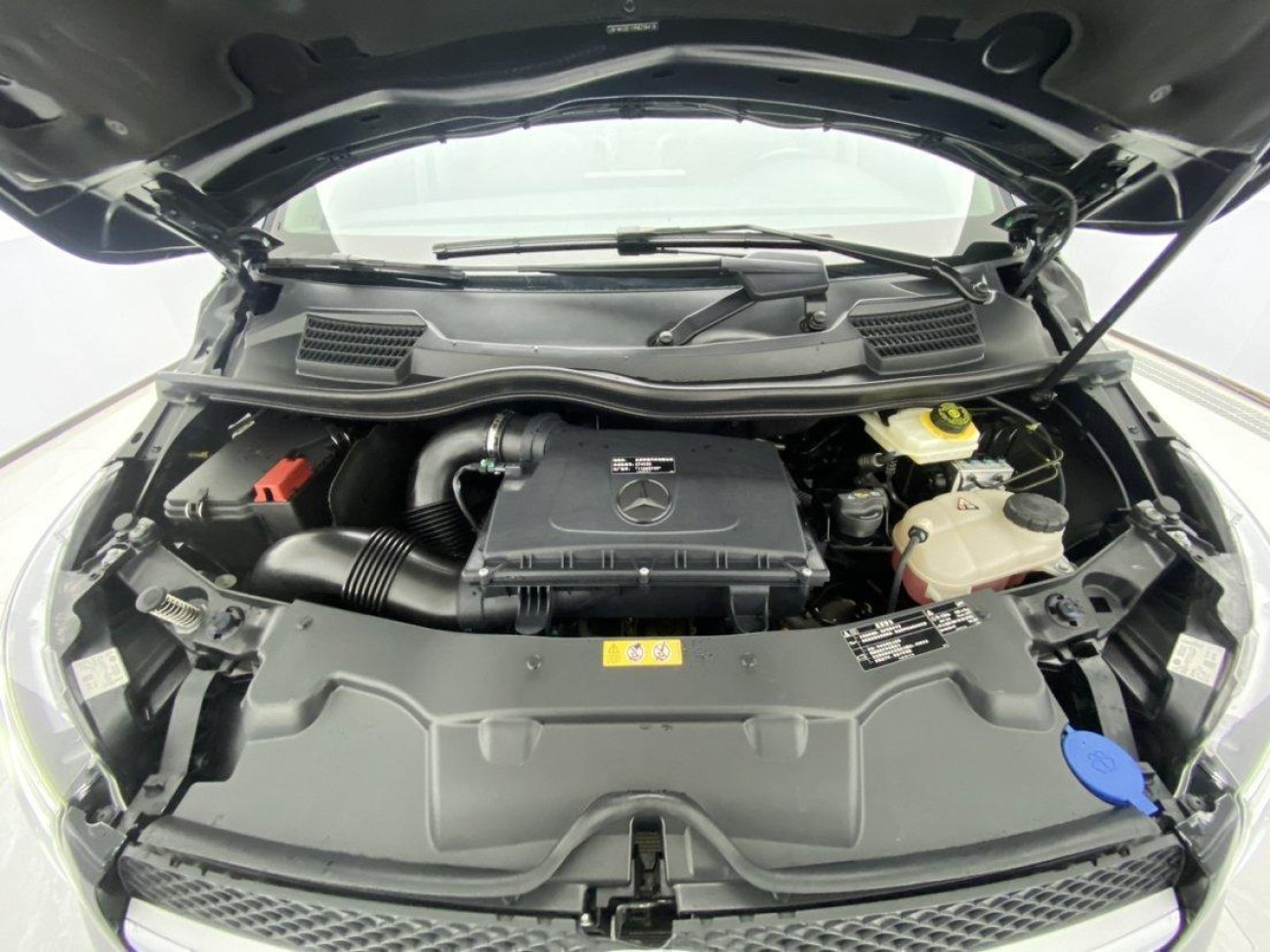 Mercedes-Benz V 2024