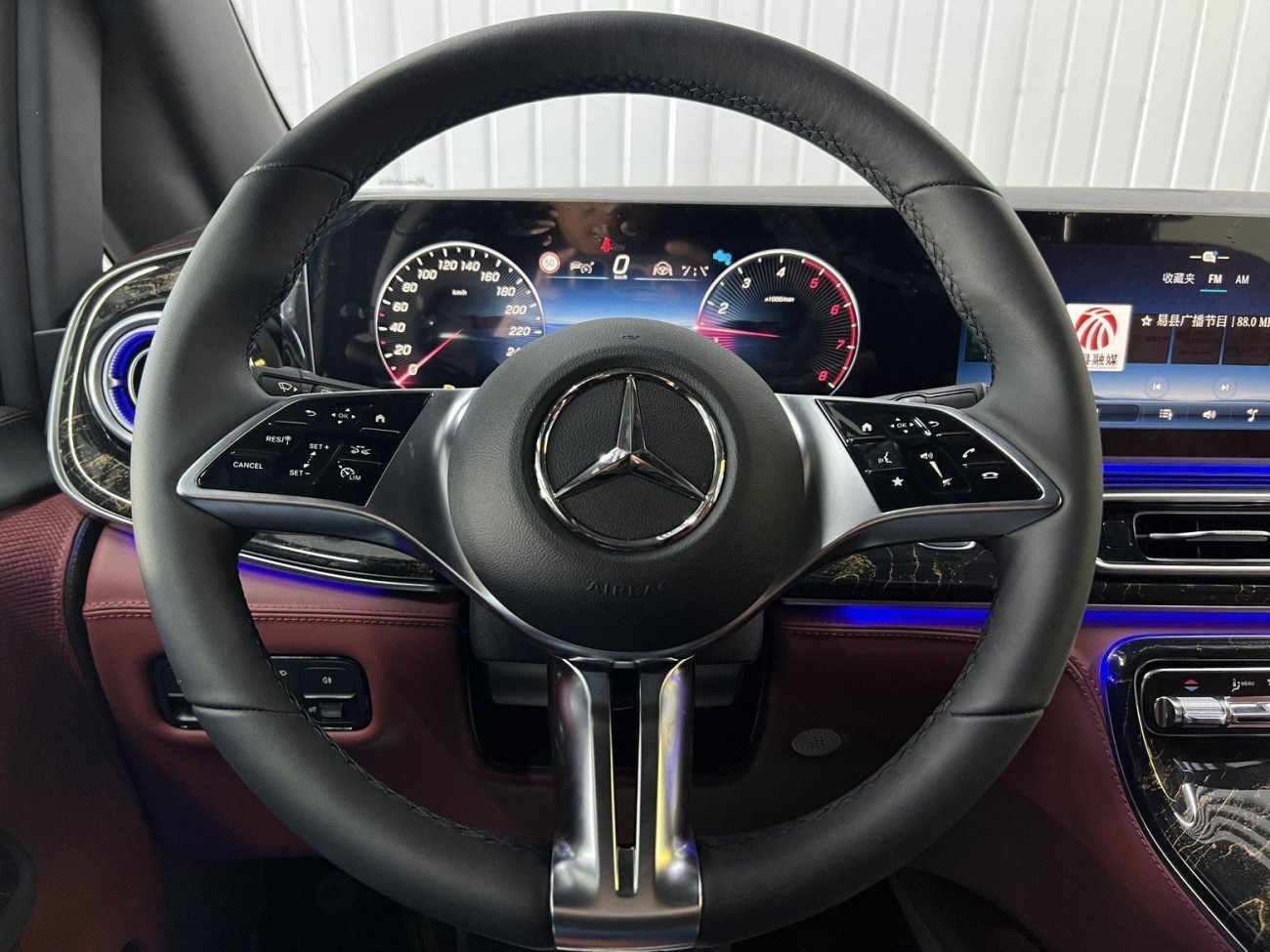 Mercedes-Benz V 2025