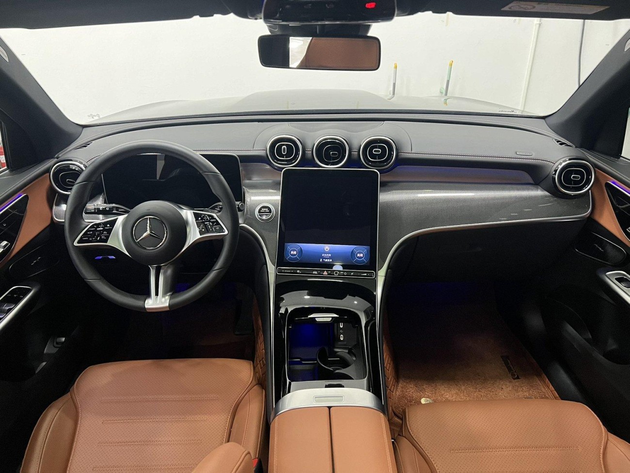 Mercedes-Benz GLC 260 L 2024