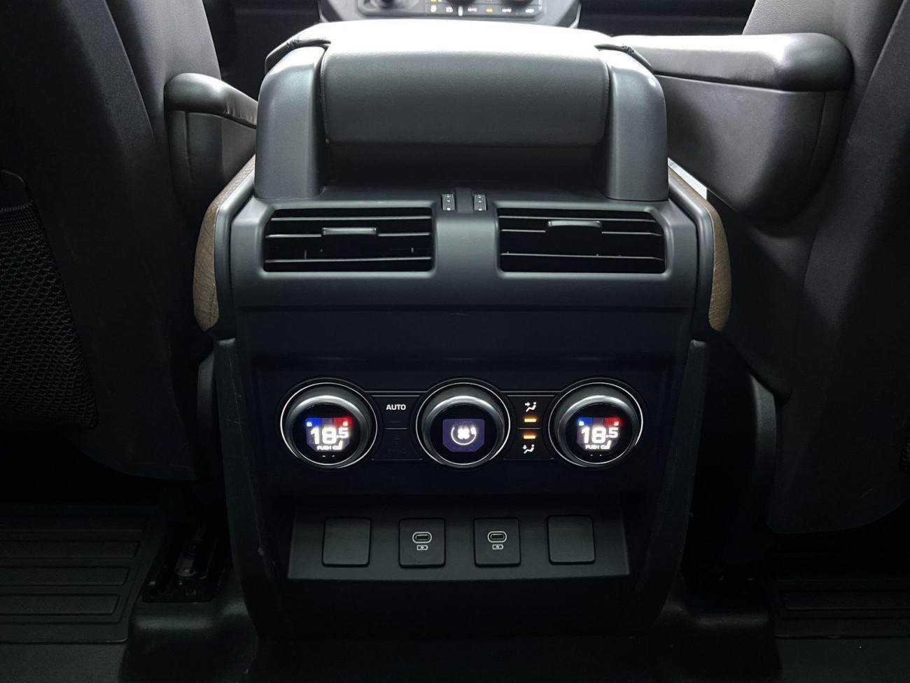 Land Rover Defender 2022