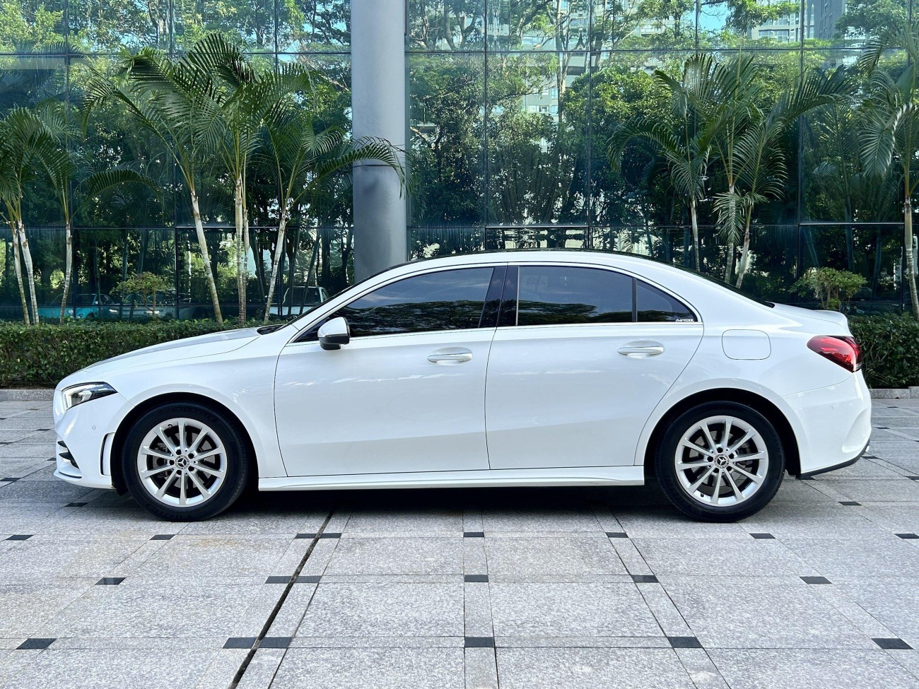 Mercedes-Benz A 200 L 2021