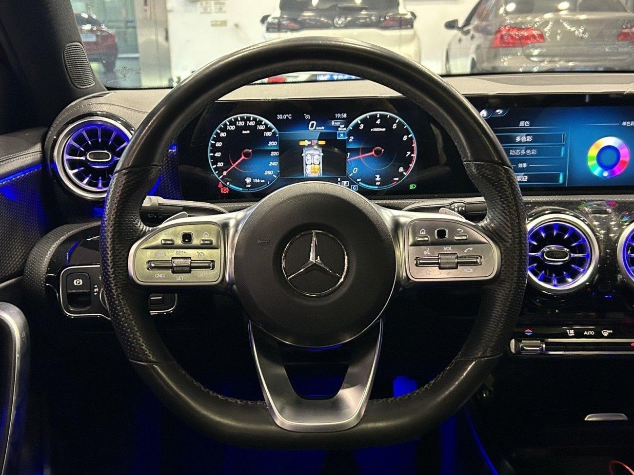 Mercedes-Benz A 200 L 2023