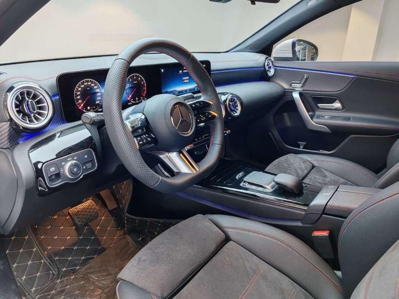 Mercedes-Benz A 200 L 2023